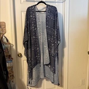 0050:  DAVI & DANI NWT PLUS SIZE KIMONO